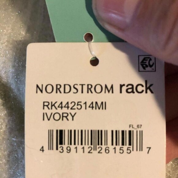 Abound Ivory Fuzzy w/ Sparkle Cropped Sweater Front Seam V-neck XL NWT #4150-3 - Picture 4 of 4